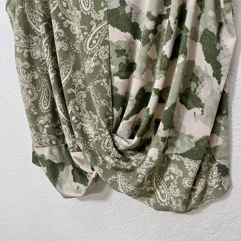 Cato Womens Plus 18/20W Green Paisley Camo Twist Front Sleeveless Knit Top - Picture 2 of 7